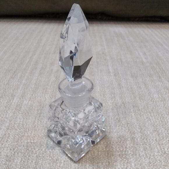 Mini Cut Glass Perfume Bottle Faceted Stopper Vintage - Picture 7 of 9